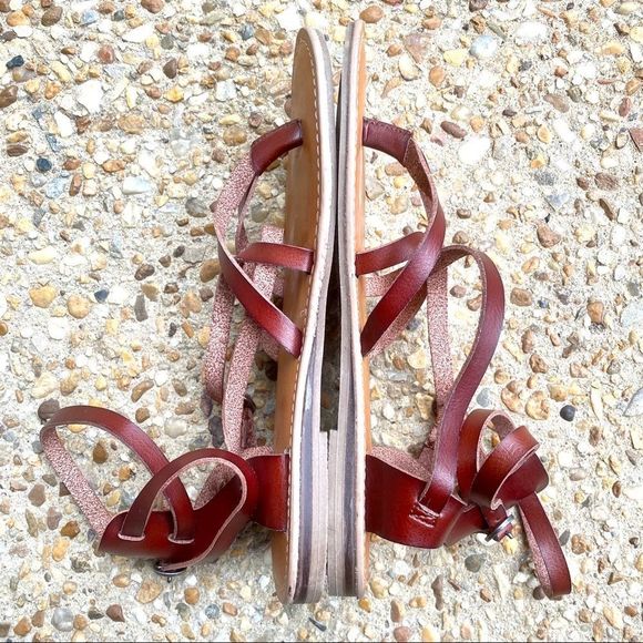 NWOT AEO Gladiator Strappy Brown Sandals Size 6 - Picture 2 of 7